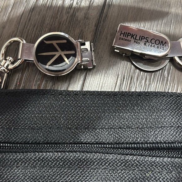 Hipklips black EUC - Picture 2 of 4